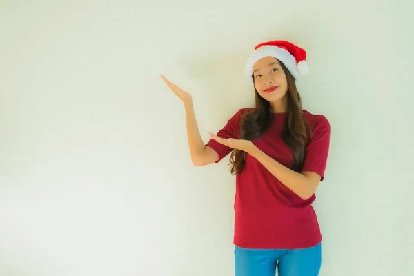 Ritratto Belle Giovani Donne Asiatiche Che Indossano Cappello Babbo Natale — Foto Stock