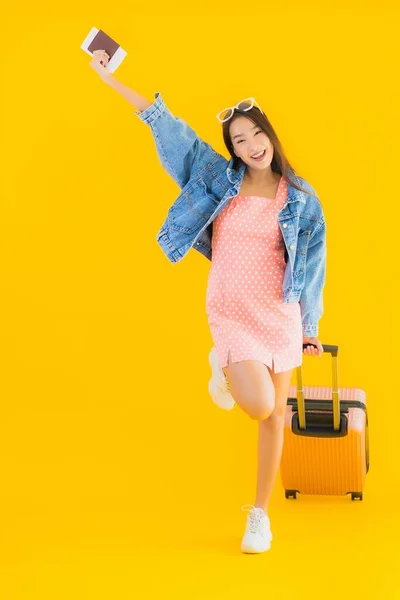 Retrato Bela Jovem Mulher Asiática Com Bagagem Saco Viagem Com — Fotografia de Stock