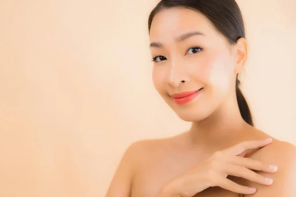 Portrait Cantik Wajah Muda Asia Wanita Dengan Kecantikan Spa Wellness — Stok Foto