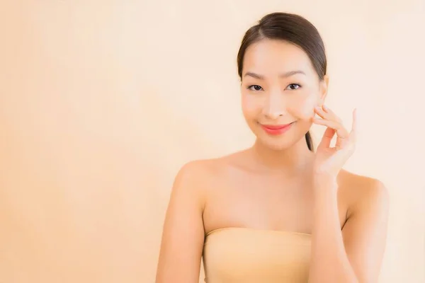 아름다운 화장품의 개념을 아름다운 아시아 — 스톡 사진