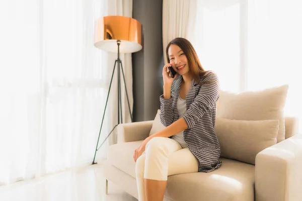 Portrait Beautiful Young Asian Women Using Talking Mobile Phone Sitting — Stock Photo, Image