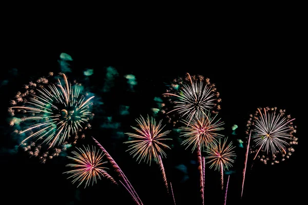 Bellissimo Spettacolo Pirotecnico Colorato Notte Festeggiare Anniversario — Foto Stock