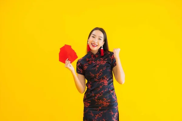 Portret Mooie Jonge Aziatische Vrouw Dragen Chinese Jurk Met Ang — Stockfoto