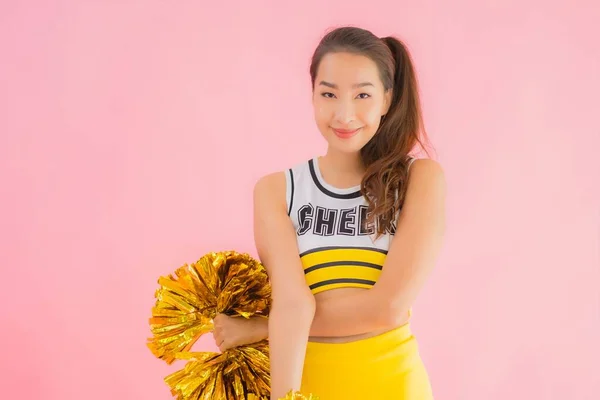 Porträt Schöne Junge Asiatische Frau Cheerleader Auf Rosa Isolierten Hintergrund — Stockfoto