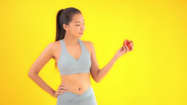 Imagens Bela Jovem Asiático Mulher Esporte Top Com Vermelho Maçã — Vídeo de Stock