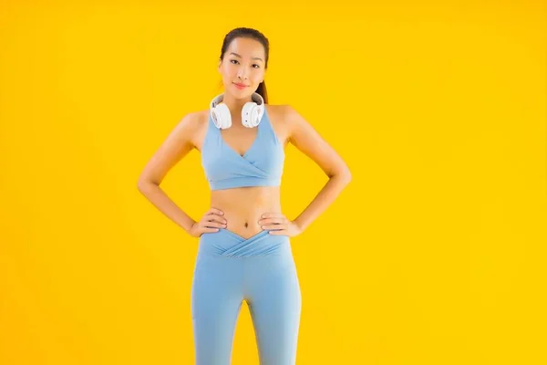 Retrato Hermosa Mujer Asiática Joven Usar Ropa Deportiva Con Teléfono — Foto de Stock