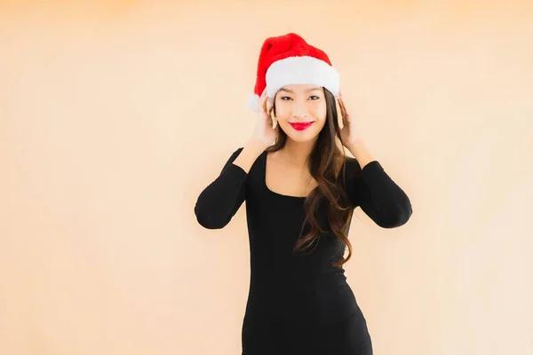 Portrait Belle Jeune Femme Asiatique Porter Chapeau Noël Sur Fond — Photo