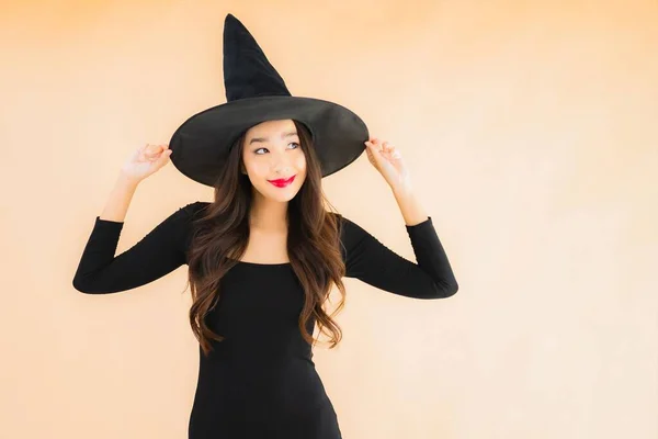 Porträtt Vacker Ung Asiatisk Kvinna Bära Halloween Kostym Färg Isolerad — Stockfoto