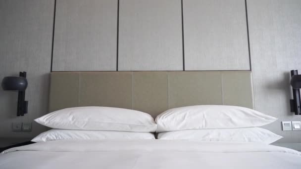 Schöne Luxuriöse Schlafzimmereinrichtung Hotelresort — Stockvideo