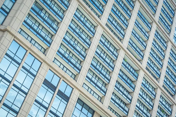 Hermoso Exterior Edificio Negocios Con Patrón Ventana Vidrio Ciudad —  Fotos de Stock