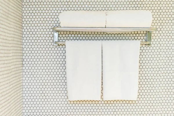 Biały Czysty Ręcznik Bawełniany Gotowy Użycia Łazience Toalecie — Zdjęcie stockowe
