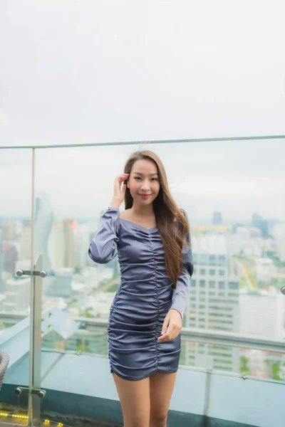 Portrait Beautiful Young Asian Woman Happy Smile Roof Top Restaurant — Stock Photo, Image