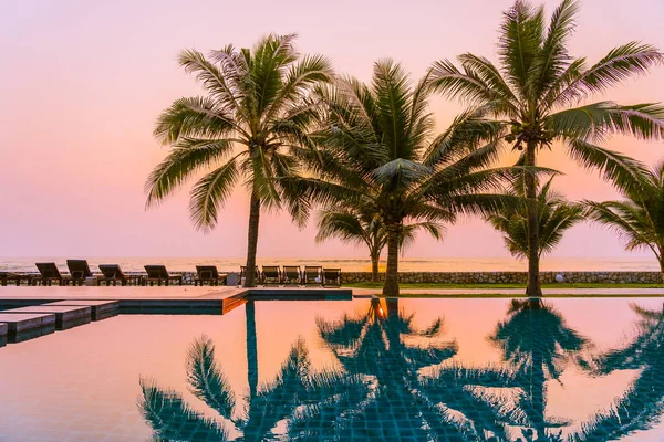 Bela Natureza Com Palmeira Torno Piscina Exterior Hotel Resort Quase — Fotografia de Stock