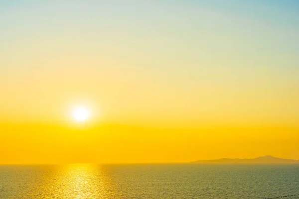 Schöner Sonnenuntergang Oder Sonnenaufgang Rund Meer Ozean Bucht Mit Wolken — Stockfoto