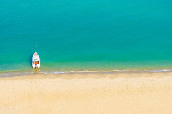 Güzel Tropikal Deniz Okyanusunda Hız Teknesi Tatil Için Neredeyse Sahile — Stok fotoğraf