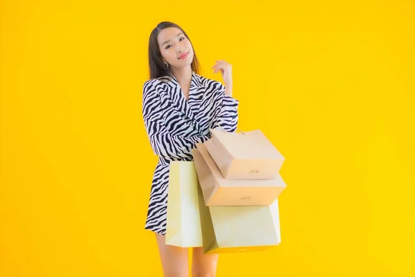 Retrato Hermosa Joven Asiática Mujer Con Bolsa Compras Venta Por —  Fotos de Stock