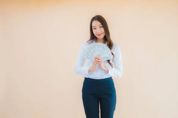 Retrato Bonito Jovem Negócio Asiático Mulher Com Dinheiro Dinheiro Isolado — Fotografia de Stock