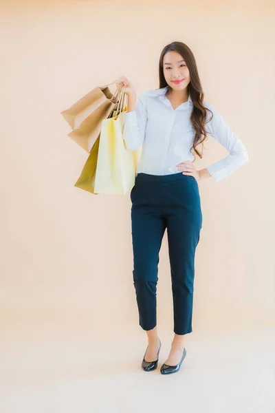 Retrato Hermosa Joven Negocio Asiático Mujer Con Montón Bolsa Compras —  Fotos de Stock