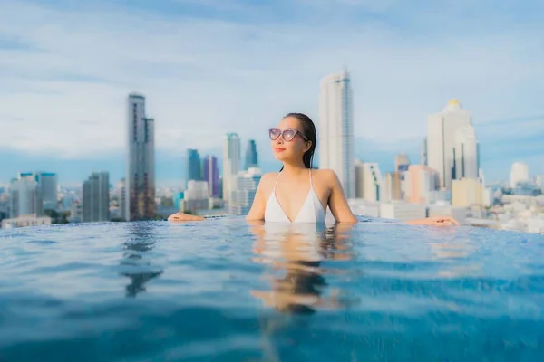 Retrato Bonito Jovem Asiático Mulher Relaxar Feliz Sorriso Lazer Redor — Fotografia de Stock