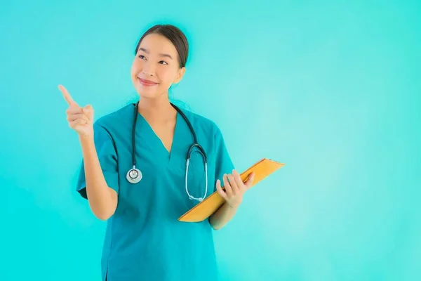 Portrait Beautiful Young Asian Doctor Woman Empty Paper Board Copy — Stock Photo, Image