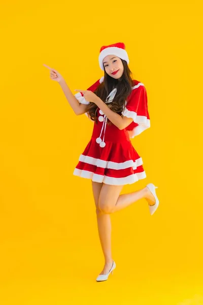 Portrait Belle Jeune Femme Asiatique Vêtements Noël Chapeau Sourire Heureux — Photo