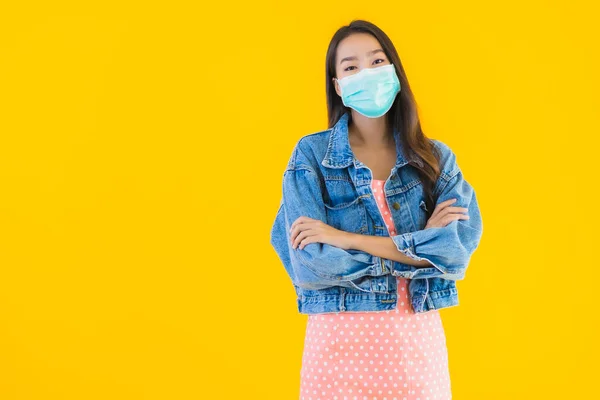 Portrait Beautiful Young Asian Woman Wear Mask Protect Coronavirus Covid19 — Stock Photo, Image