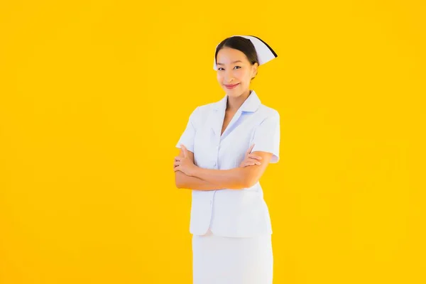 Potret Indah Muda Asia Thai Perawat Dalam Banyak Tindakan Bekerja — Stok Foto