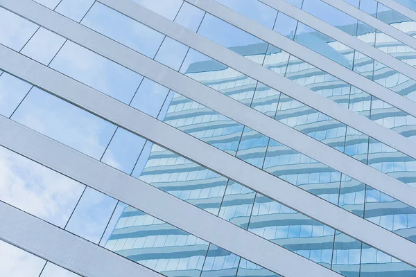 Binanın Dış Yüzeyi Cam Pencere Desenli — Stok fotoğraf