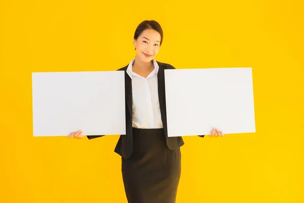 Beautiful Portrait Young Asian Woman Show Empty Blank White Board — Stock Photo, Image