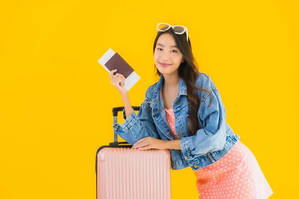 Retrato Hermosa Joven Asiática Mujer Con Equipaje Bolsa Viaje Con — Foto de Stock