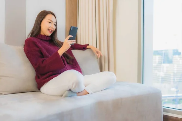 Portrait Beautiful Young Asian Woman Use Smart Mobile Phone Sofa — Stock Photo, Image