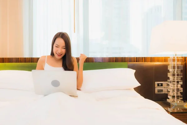 Portrait Beautiful Young Asian Woman Use Computer Laptop Bed Bedroom — Stock Photo, Image