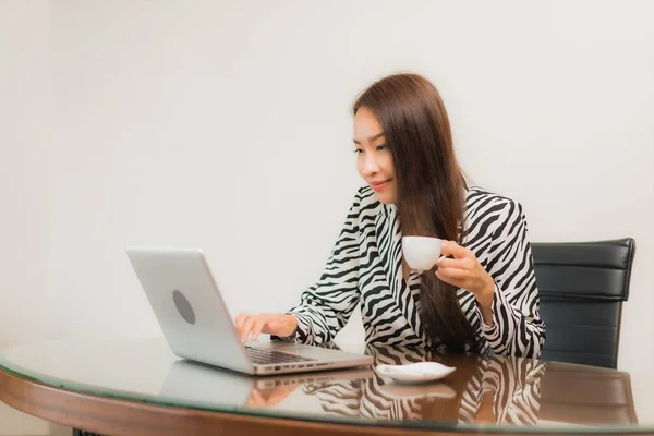 Portrait Beautiful Young Asian Woman Use Computer Laptop Working Table — Stock Photo, Image