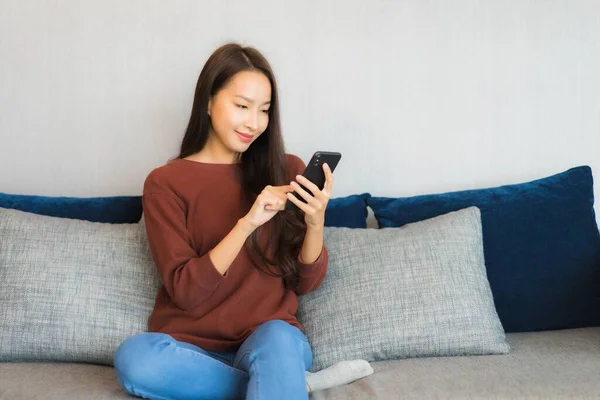 Portrait Beautiful Young Asian Woman Use Smart Phone Sofa Living — Stock Photo, Image