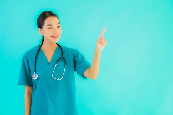 Ritratto Bella Giovane Medico Asiatico Donna Felice Sorriso Lavoro Ospedale — Foto Stock