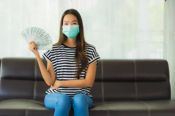 Portrait Beautiful Young Asian Woman Mask Sofa Show Money Cash — Stock Photo, Image