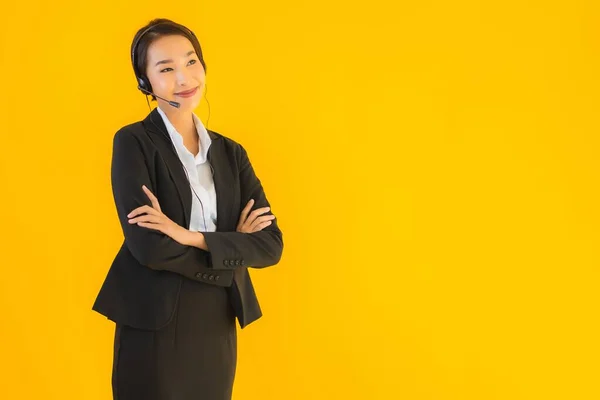 Retrato Hermosa Joven Mujer Asiática Negocios Con Auriculares Auriculares Para —  Fotos de Stock