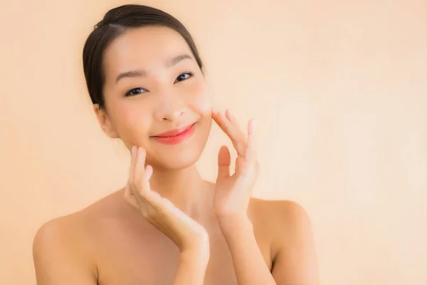 Portrait Belle Jeune Asiatique Visage Femme Avec Beauté Spa Bien — Photo