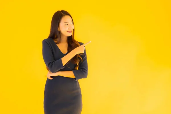 Portrait Beautiful Young Asian Woman Action Isolated Yellow Background — Stock Photo, Image