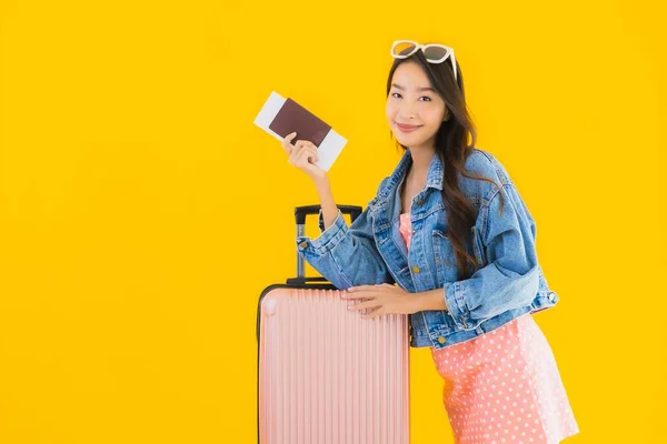 Retrato Bela Jovem Mulher Asiática Com Bagagem Saco Viagem Com — Fotografia de Stock