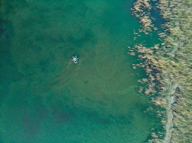 Kazakistan'da bir gölde baeautiful doku