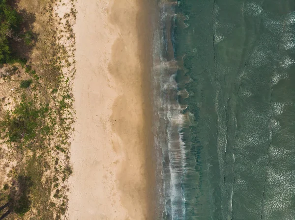 Mirando Hacia Abajo Las Dramáticas Olas Playa — Foto de Stock