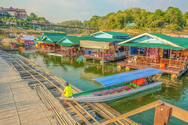 Boat Dock Resort Songgaria Attraversare Fiume Piedi Ponte Sangkhla Buri — Foto Stock