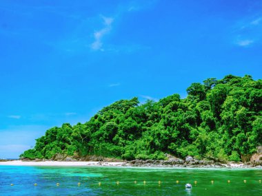 Koh talu Adası rayong citythailand, pastoral okyanus ve tatil zamanı, yaz concep mavi gökyüzünde güzel deniz manzarası