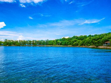 İnanılmaz pastoral okyanus ve güzel gökyüzü manzara ada tatil zamanında, yaz concep