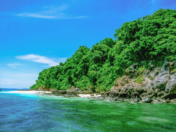 Koh talu Adası rayong citythailand, pastoral okyanus ve tatil zamanı, yaz concep mavi gökyüzünde güzel deniz manzarası