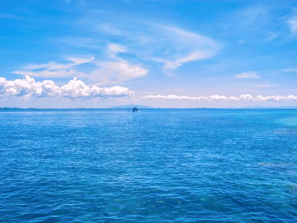 Increíble Océano Idílico Hermoso Cielo Azul Tiempo Vacaciones Vacaciones Playa — Foto de Stock