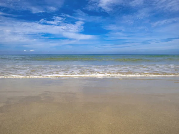 Océano Idílico Tropical Cielo Azul Hermosa Playa Tiempo Vacaciones Vacaciones — Foto de Stock