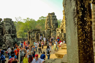 Siemreap/2016:Bayon Tapınağı siem biçmek mavi gökyüzü ve Turizm Kamboçya - Şubat 03 ziyaret angkor wat, Kamboçya, siem biçmek worl merak ediyorum
