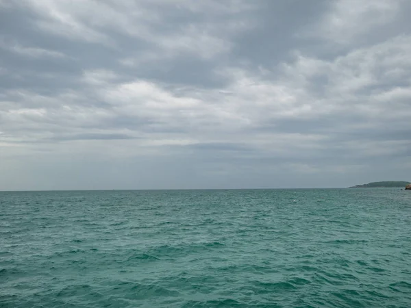 Csodálatos Idilli Óceánra Gyönyörű Égbolt Kilátással Szigetre Nyaralás Ideje Nyári — Stock Fotó